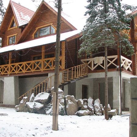 Hotel On Dovbush Path à Yaremtche Extérieur photo