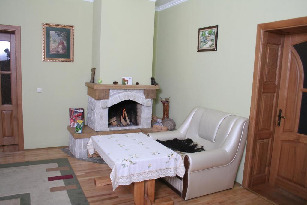 Hotel On Dovbush Path à Yaremtche Extérieur photo