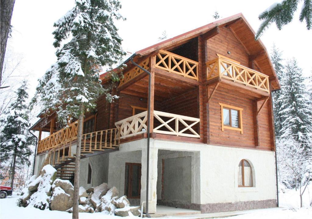 Hotel On Dovbush Path à Yaremtche Extérieur photo
